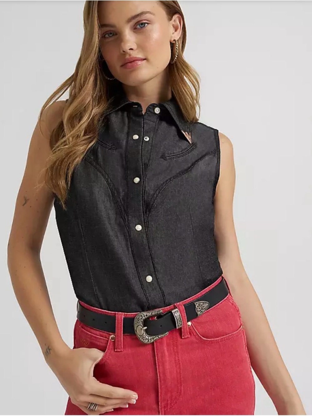 NEW Lainey Wilson x Wrangler Black Sleeveless Western Snap-Front Denim Top